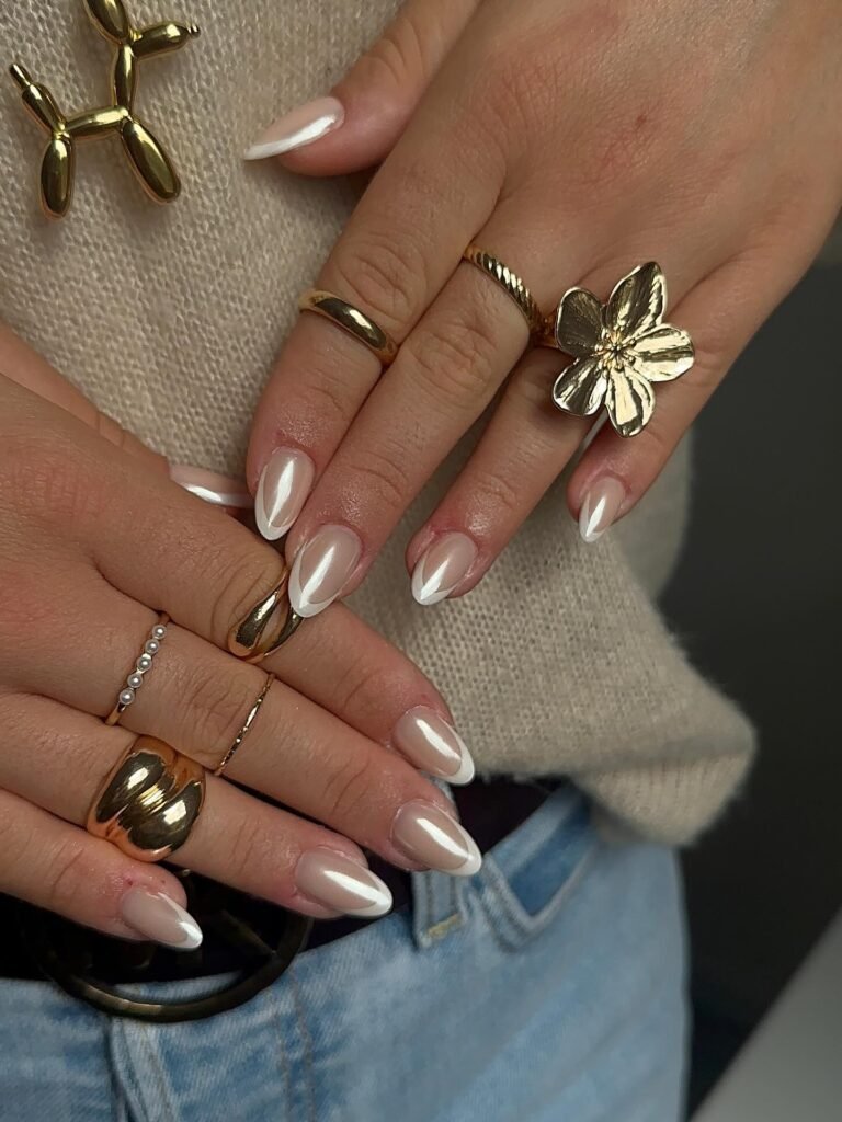 Elegant nude - gold French nail art
